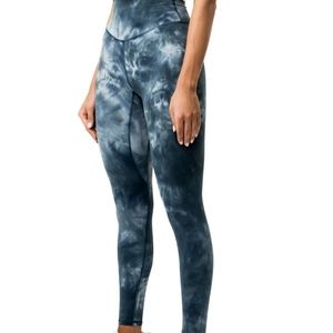 Kamo Fitness Ellyn blue tie dye leggings